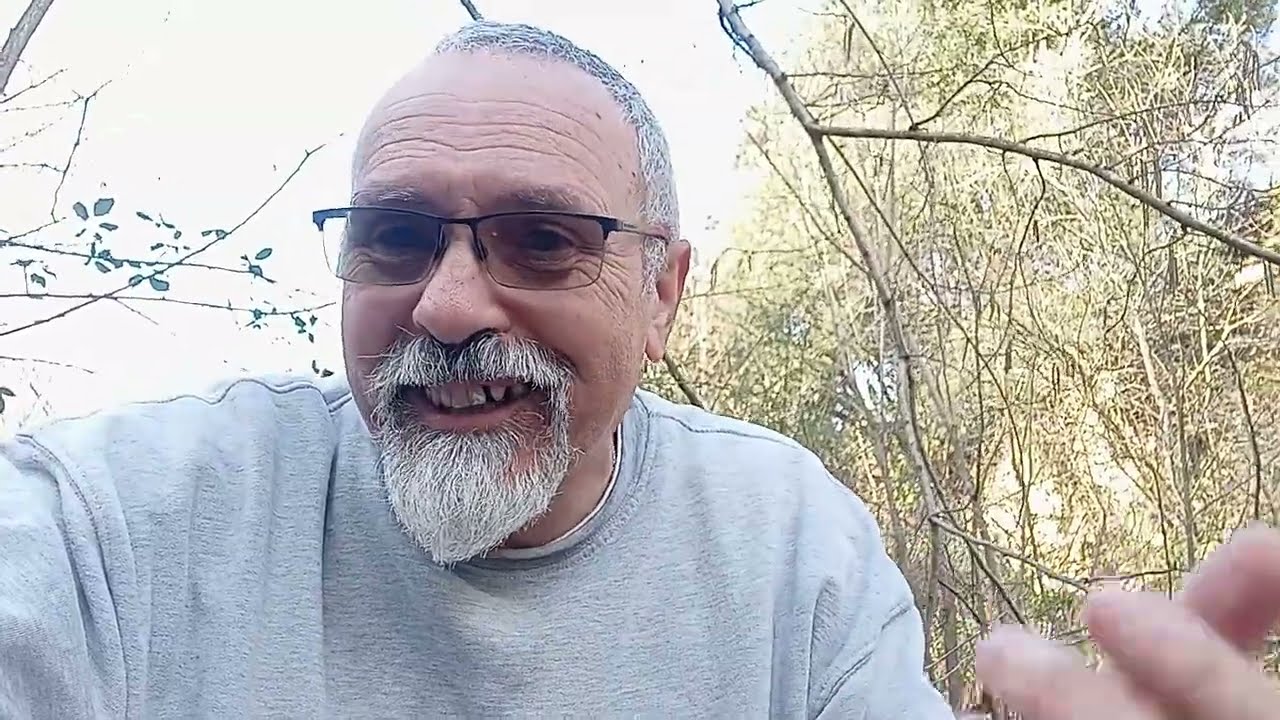 GARIMPO DE OURO , ESTE RIO E UMA MINA DE OURO