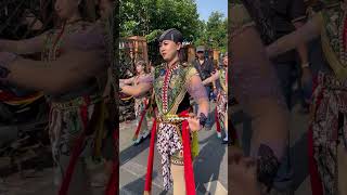 Kakak cantik joget karnaval dj Gulu pedot #jogetkarnaval #karnaval #karnavalparty #beranda