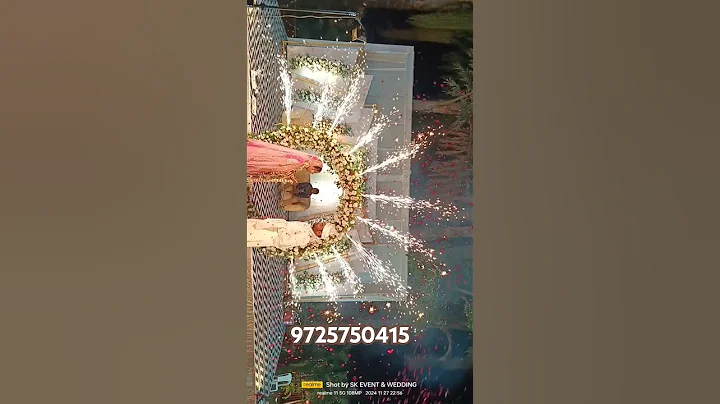 Groom won't put the Varmala mata without without a a kiss #wedding #shorts #bride #couple#...