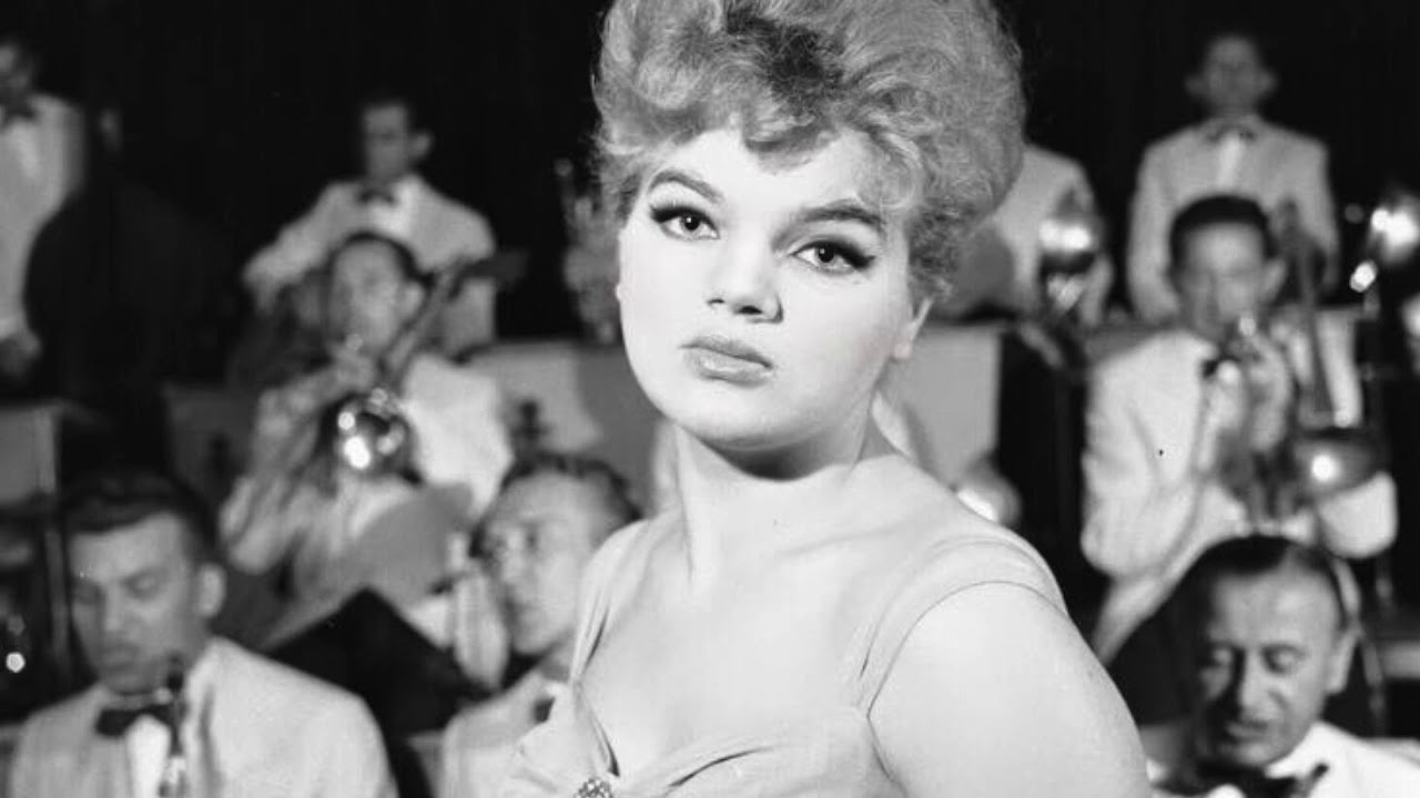 Violetta Villas Po co szukać wiatru w polu (1962) - YouTube