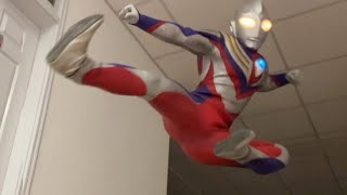 Ultraman Tiga Cool Boy Những màn biến hình siêu ngầu của Siêu nhân điện quang Tiga