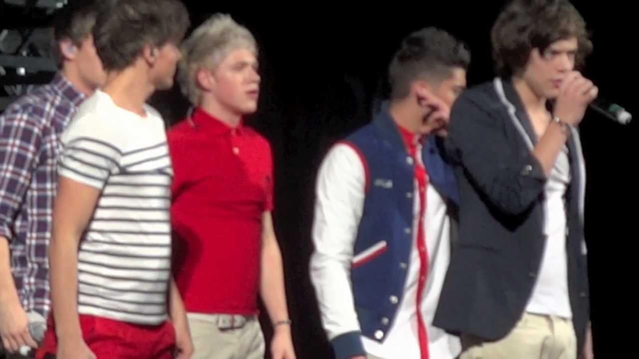 One Direction- What Makes You Beautiful TORONTO 2012