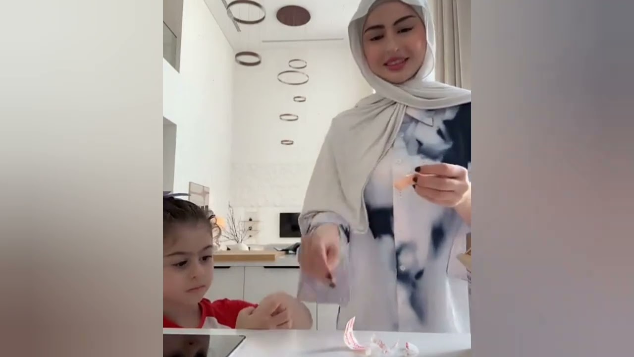 اليوم راح فرجيكم عاملتي