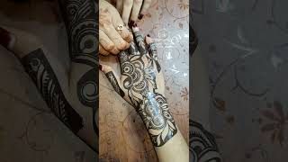 henna Stencils available worldwide.