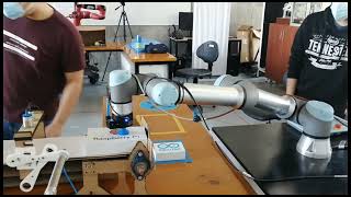 Pick&Place and Palletizing collaborative process with UR5, UR5e, and Robotiq grippers