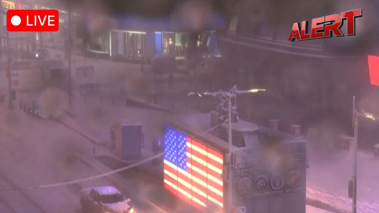Times Square LIVE: NYC Braces For Snow and Strong Winds As Major Winter ...