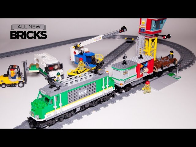 ② Lego train 60198 le transport de la voiture-grue et du tronc