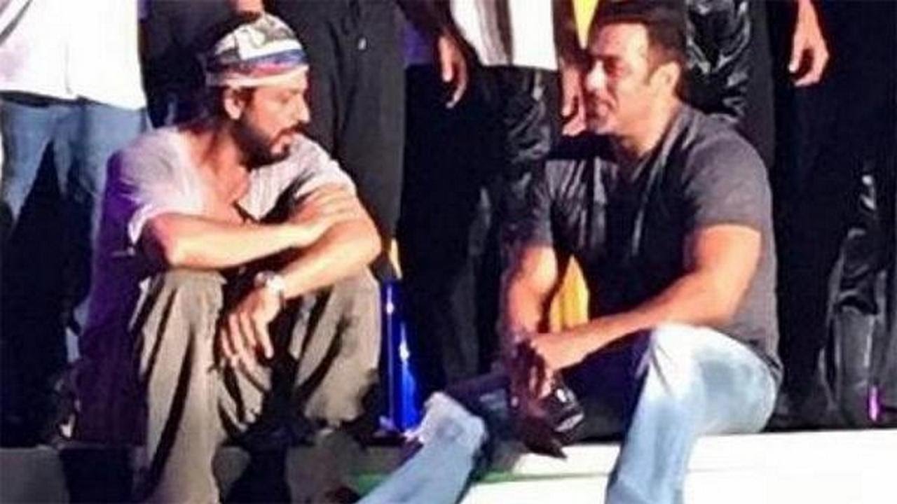 Shahrukh Khan & Salman Khan Dil Dosti & Yaariyaan @ TOIFA Awards 2016