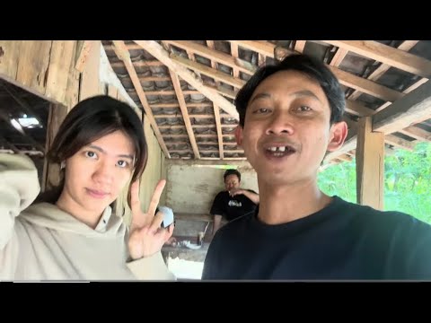 DIAJAK NOPEK MAKAN DI TENGAH HUTAN