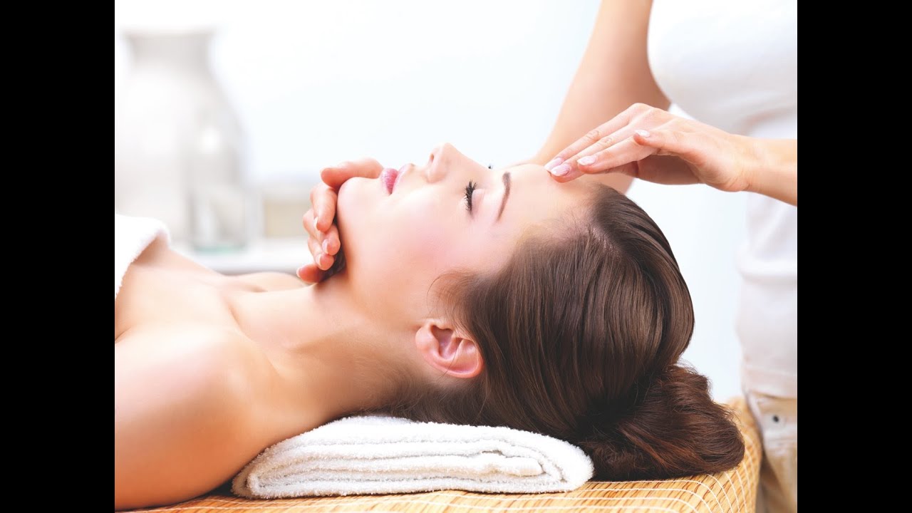 ASMR (ita) Spa facial and scalp massage. Roleplay.