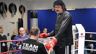 DrDisrespect gets challenged to a BOXING match 🥊 !!