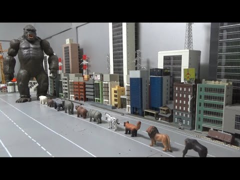 10마리 동물, 거대 고릴라를 피해 지나가기 10 <strong>animals</strong>, <strong>avoid</strong> the giant gorilla