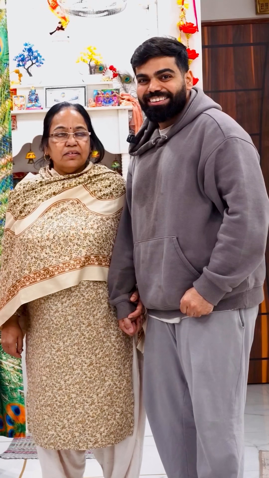 Gaurav ki mummy ko laga gulabjamun hai #shorts #youtubeshorts #gauravaroravlogs