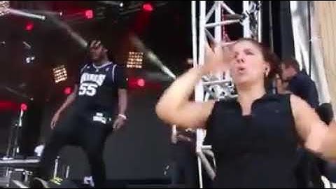 Waka Flocka Thought The SIGN Language Interpreter was Dancing!