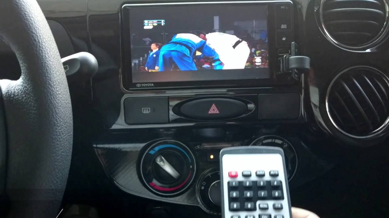 Toyota Etios 2016 - Desbloqueio em Movimento + TV Digital Full HD c/ Controle Remoto