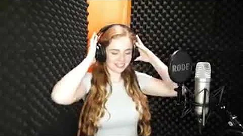 Debbie Neilson singing Reel.