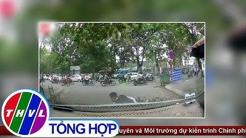Clip nam sinh "suýt chết" vì lao vào đầu ô tô