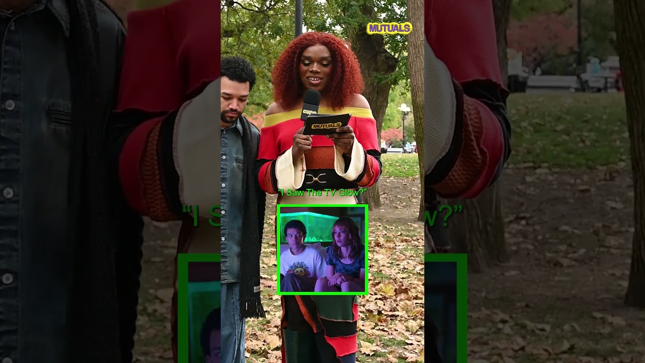 Машу рукой в ​​окно актерам сериала "Справедливость и комедии" 🤩 