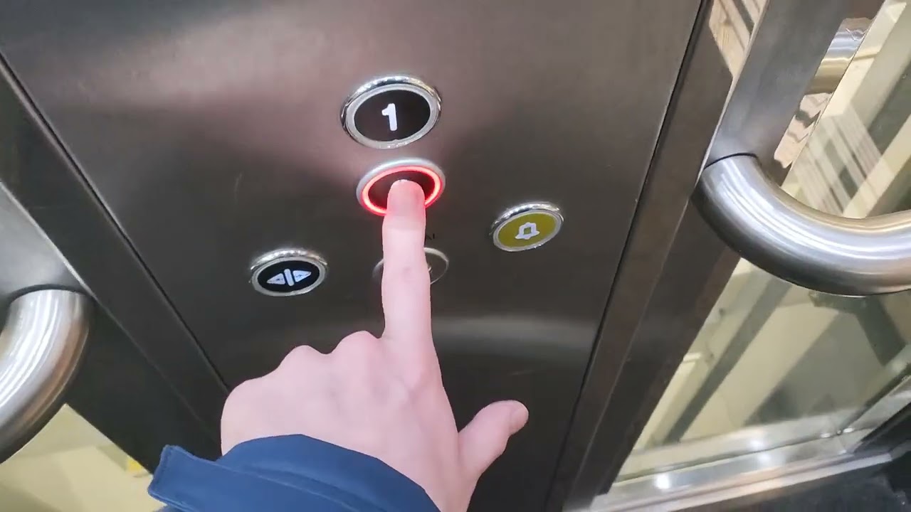 2010 Stannah Lift @ Currys in Brentford