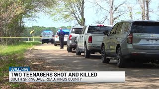Two missing teens found on side of road by sanitation workers in Hinds County