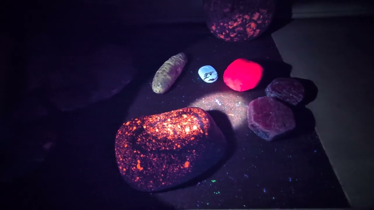Collection of Uv reactive crystals and minerals