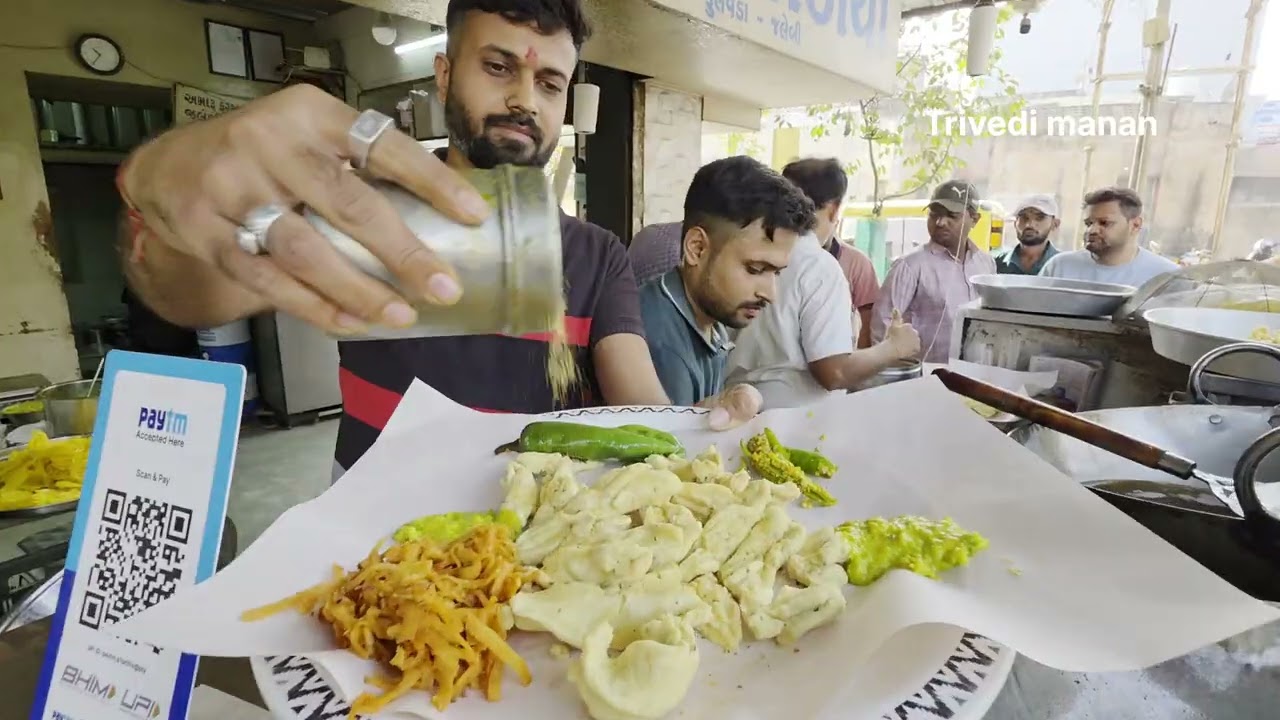 વણેલા ગાંઠિયા, થેપલા શાક રાજકોટ માં | Rajkot Food 