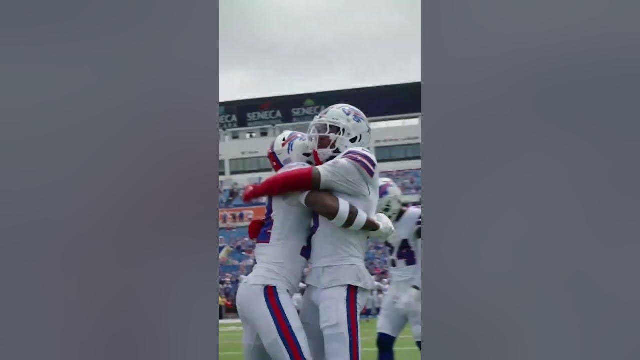 Damar Hamlin and Buffalo Bills medical staff receives standing ovation  before Super Bowl LVII