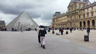 Louvre Museum / musée de Louvre, in paris France( Travel in paris vlog 1)