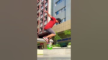 Frontside Noseslide and Fakie Kickflip!
