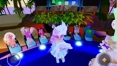 Let the Random Generator Choose My Outfit on Sunset Island!