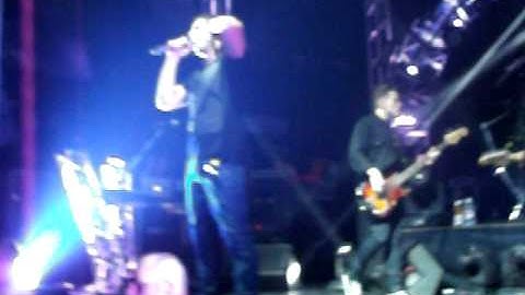 Example LIVE at Leeds o2 academy 7/12/11 changed the way you kissed me