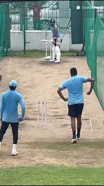 Virat Kohli plays reverse sweep against Ravichandran Ashwin in the nets