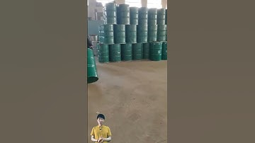 Cách anh Châu di chuyển các thùng phi rất sáng tạo