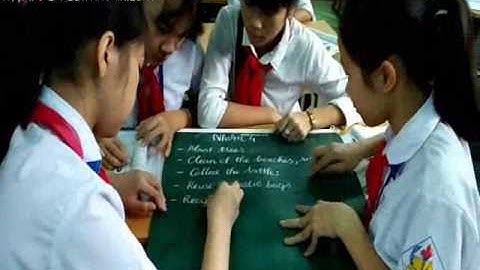 UNIT 10: RECYCLING - LESSON 1: GETTING STARTED + LISTEN AND READ