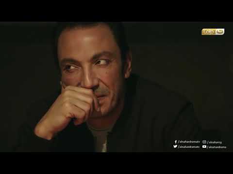 شهادة ميلاد لما الضابط يقع بتكتر سكاكينه لحظة القبض على طارق لطفي بعد فصله من الخدمة