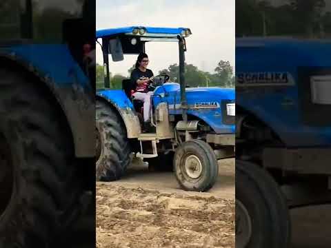 Punjabi Girl Tractor Driving Viral Video #viral #trending #shorts #punjabi #kudi #girl #tractor