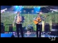 Дуэт "Братья-славяне" исполняет песню "Цераз рэчаньку"
