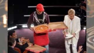 Ellen Degeneres Delivers Pizza At The Oscars 2014