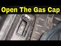 車のガスキャップを開く方法-チュートリアル