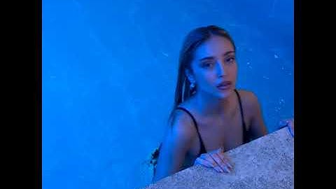 Ana Mena - La Gata Bajo la Lluvia