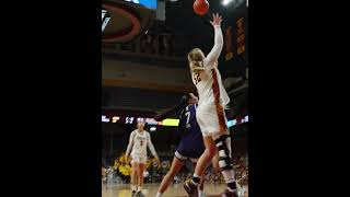 Amaya Battle Finds Sophie Hart | Gopher Womens Basketball vs. Northwestern @gophersports