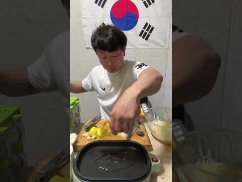 Салат из сырой картошки ! #korea #еда #рецепт #вкусно #asmr #mukbang