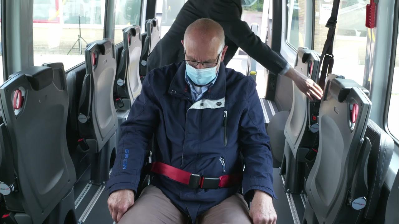 4B. Veilig Vervoer Rolstoelinzittenden in de Taxi Gordel omdoen (goed) YouTube