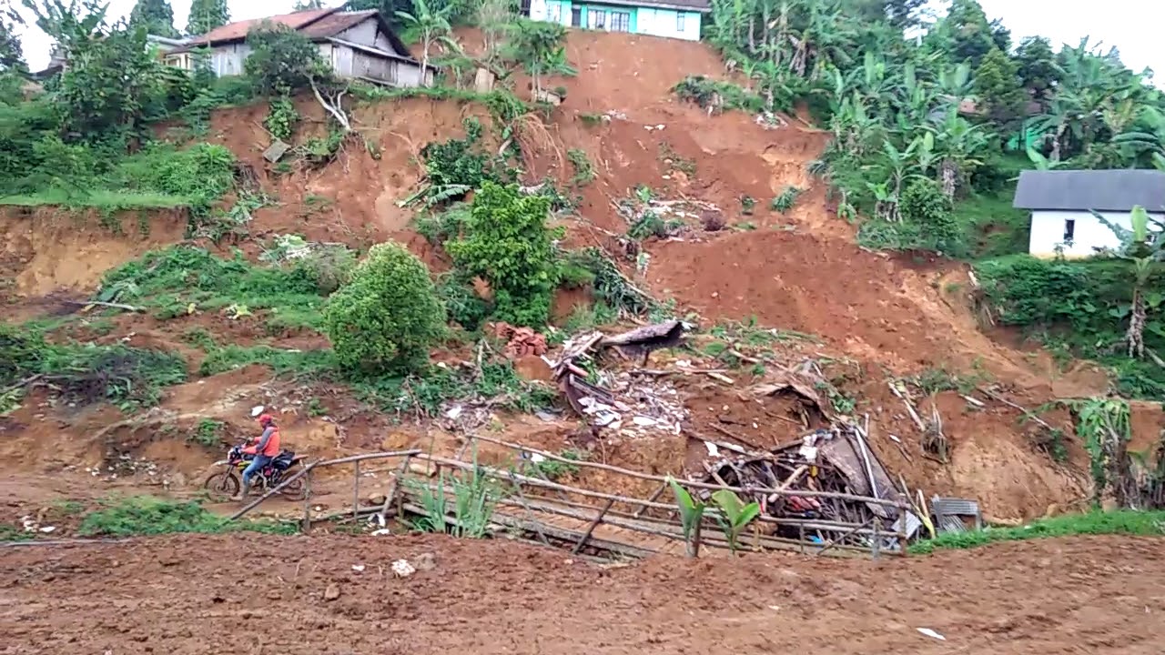 Kampung Cileuksa pasca bencana alam - YouTube