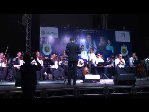 أغنية أحلف بسماها وبترابها غناء جماعي