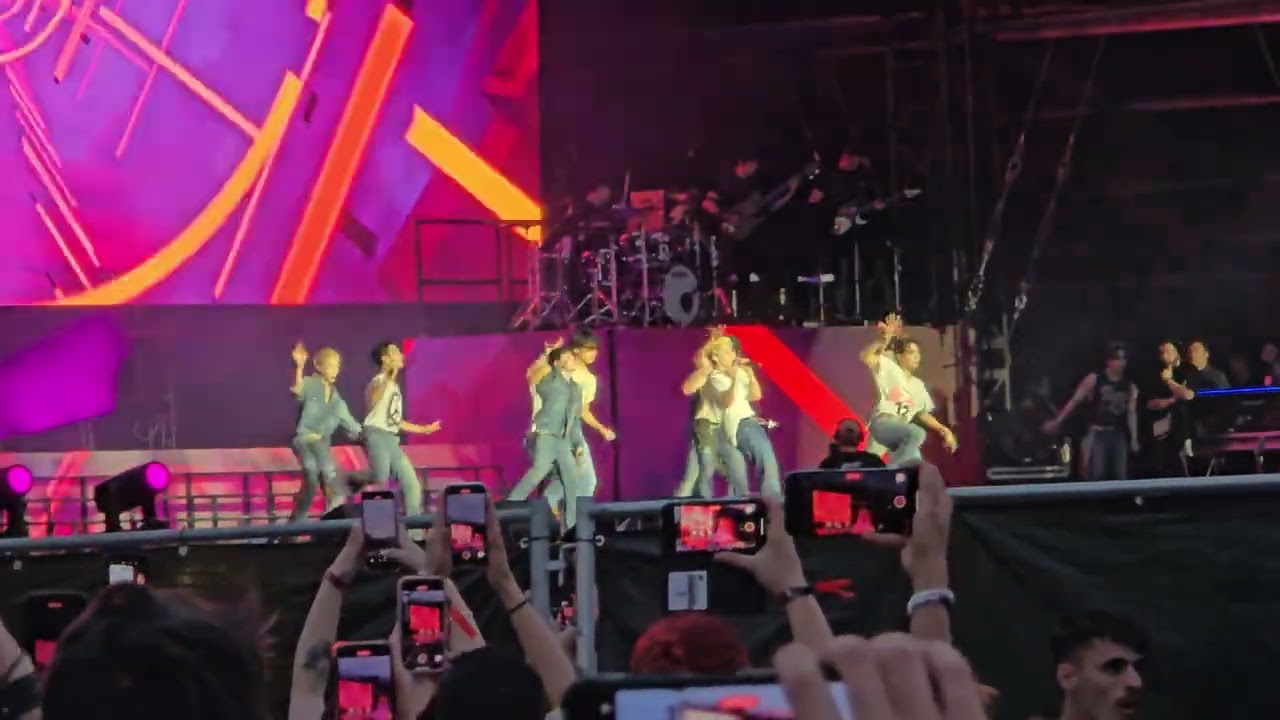 Seventeen - Maestro | @Lollapalooza Berlin (08.09.2024)