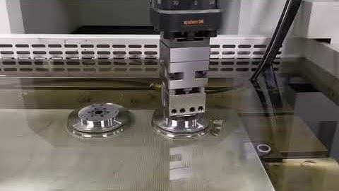 Makino C axis rotation processing together with EROWA system to EDM the screw unwind core inserts