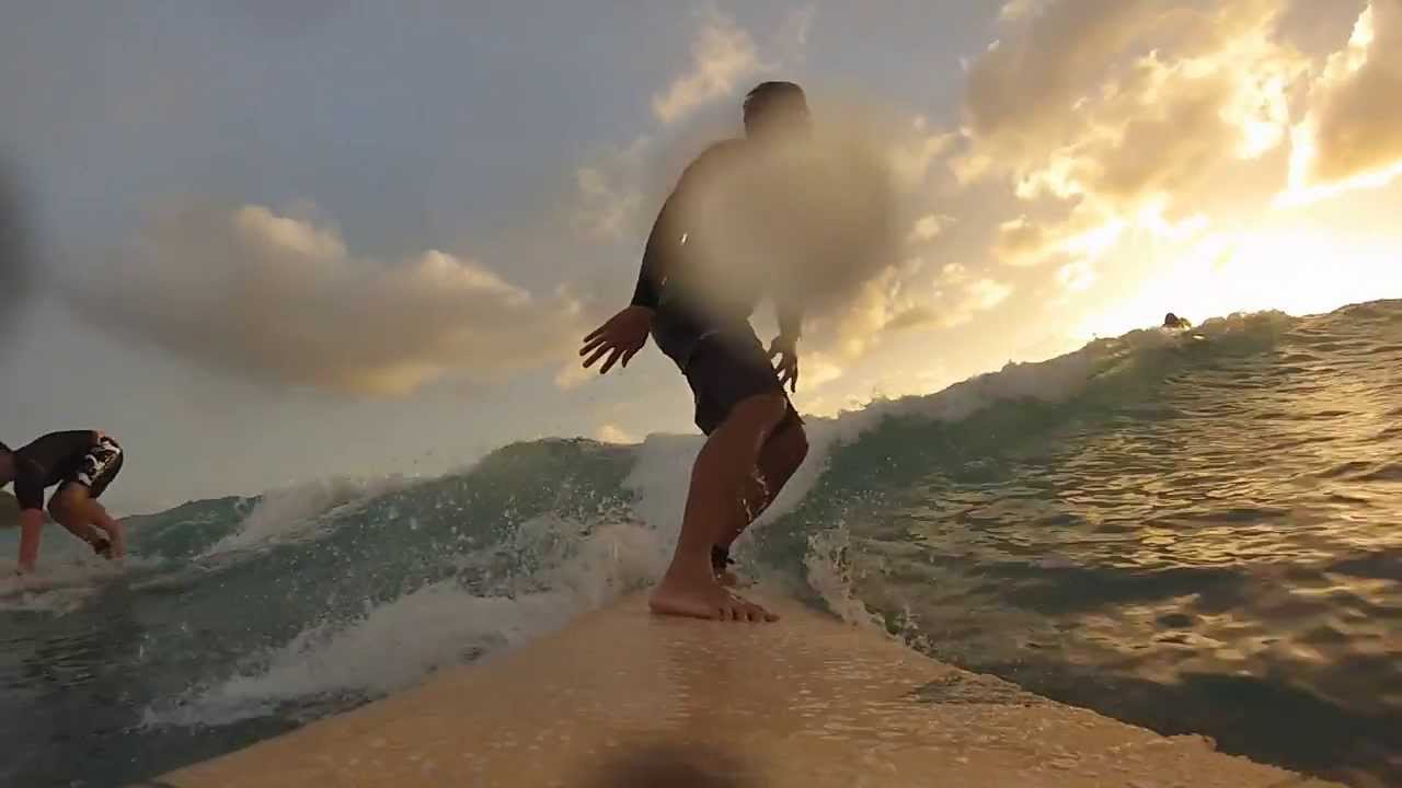 Surfing Ala Moana Bowls (Waikiki Oahu, Hawaii) YouTube