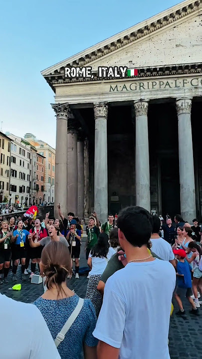 Spanish Girls Singing Beautifully in Front of the Pantheon | Rome Street Performance ๐ช๐ธ๐ฎ๐น๐ถ