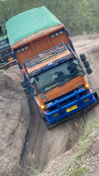 Muatan penuh #truck #shorts #viral